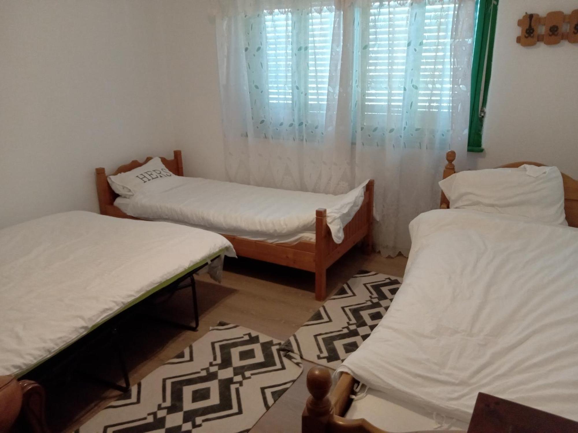La Tataia Zahei Otel Dragus Oda fotoğraf