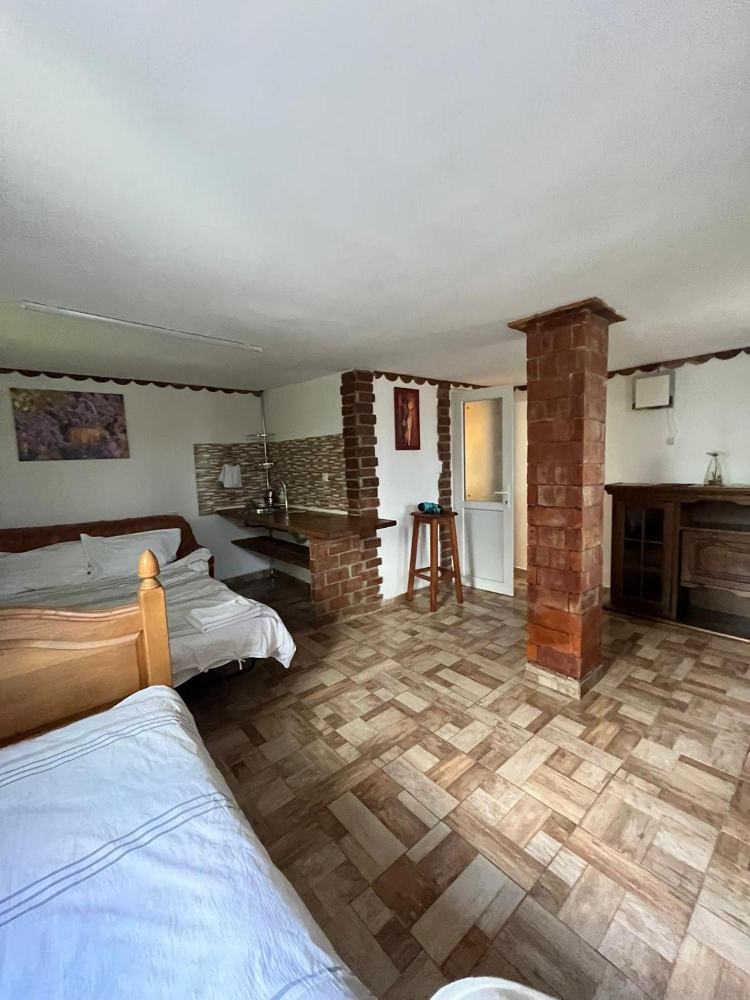 La Tataia Zahei Otel Dragus Oda fotoğraf